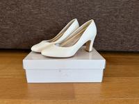 Schuhe weiß Absatz Pumps Hochzeit Größe 37 Arizona Nordrhein-Westfalen - Ennepetal Vorschau