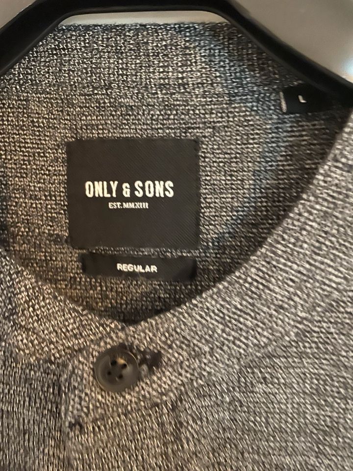 Sehr schönes Hemd Herren grau von Only & Sons Gr. L in Augsburg