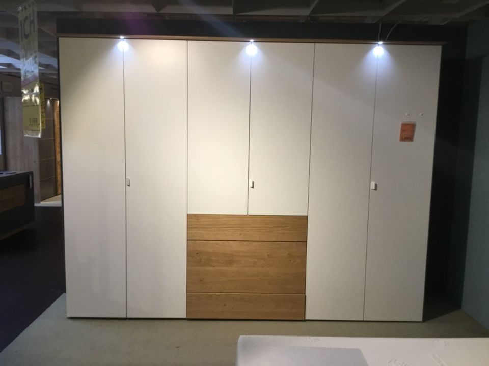 Möbel,Hülsta,Schrank Multi-Forma,Lack Weiß-Eiche,300cm,XXXLutz in Wolfsburg