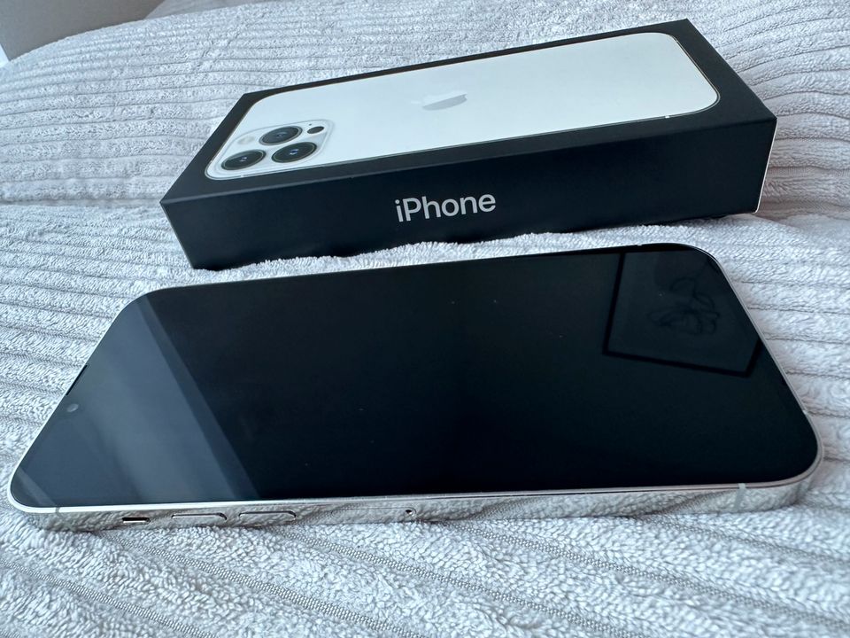 Iphone 13 Pro Max,Silver 128 GB in Braunschweig