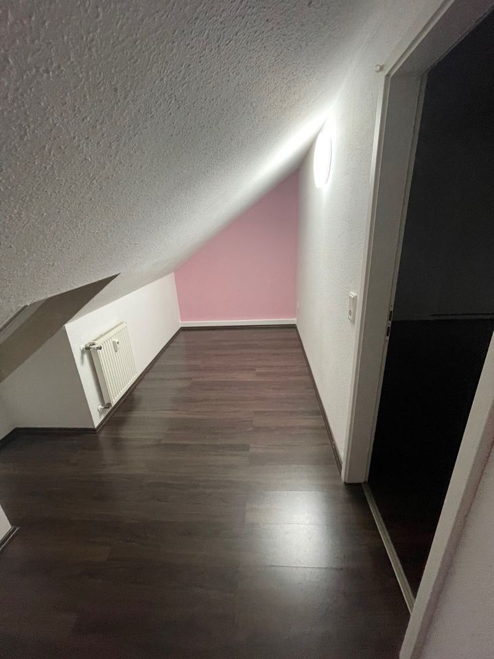 Wohnung DG 52qm 2,5 Zimmer mit Einbauküche Augustdorf in Augustdorf