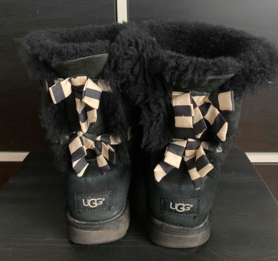 Halbhohe uggs in schwarz ❤️❤️❤️ in Karlsruhe