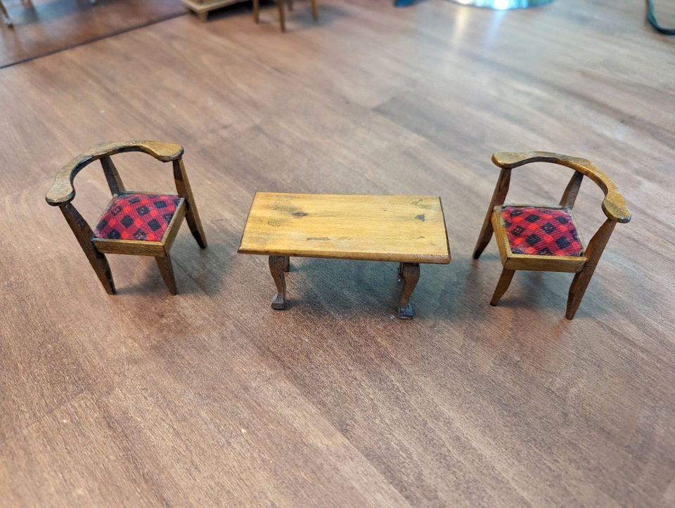 2 Stühle fürs Puppenhaus im Biedermeier-Stil in Braunschweig