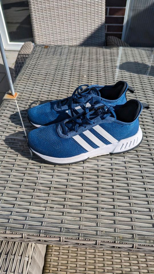 Adidas Cloudfoam Größe 9,5 / 43 1/3 in Nordhorn