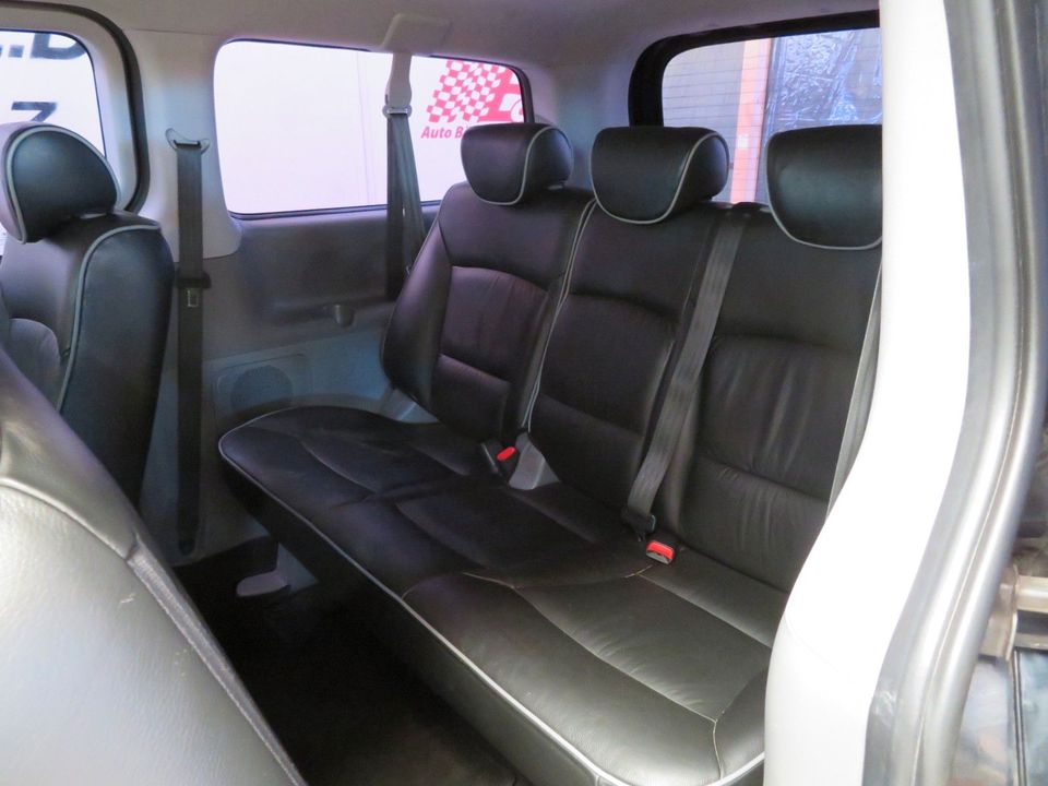 Hyundai H-1 Travel Premium*PDC*SHZ*LEDER in Frohburg