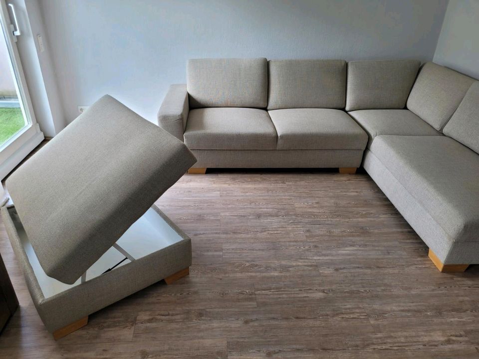 IKEA Couch in L-Form Farbe beige inkl. Hocker in Plettenberg
