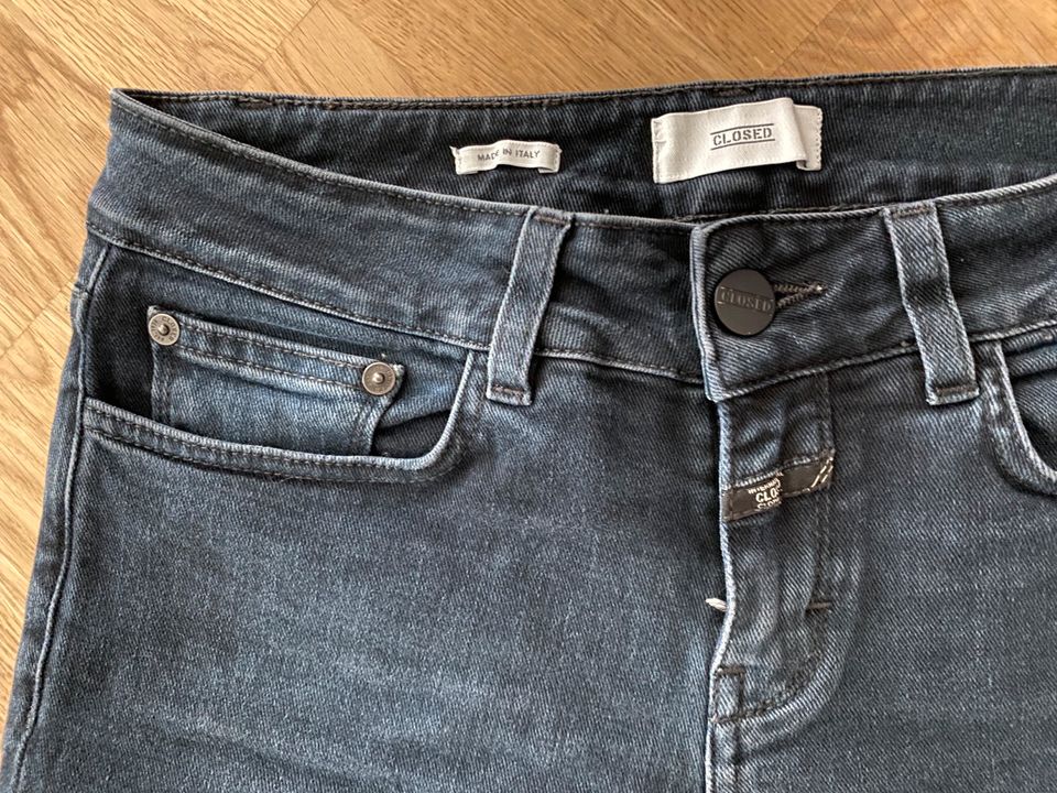 Jeans von Closed „Baker“ in sehr dunkler Waschung, Größe 24 in Pfullendorf