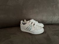 Adidas Mädchenschuhe Sneaker Gr. 26,5 Nordrhein-Westfalen - Hagen Vorschau