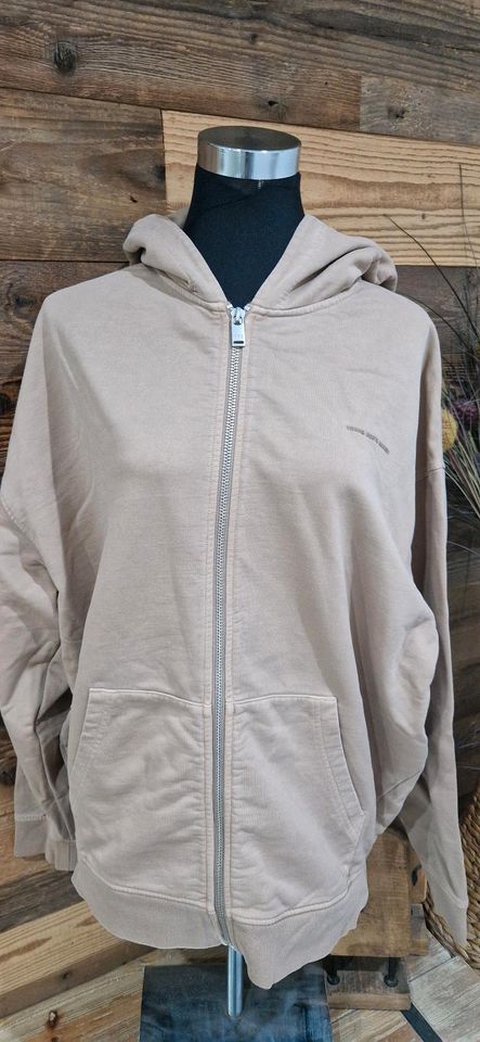 Young Poets Society Sweatjacke beige Gr. M in Essen