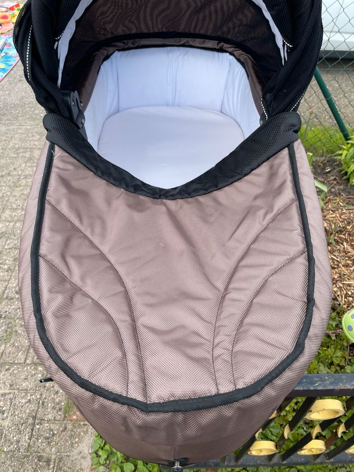 TFK Joggster plus Babyschale in Hatten