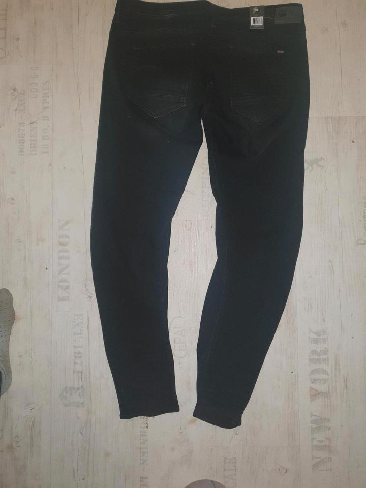 G-Star W31 L34 schwarz low boyfriend fit arc neu Etikett in Roskow