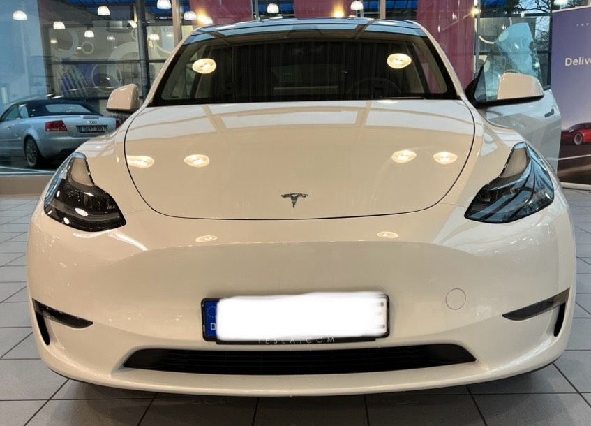 Tesla Model Y Longrange *wie neu* in Wandlitz