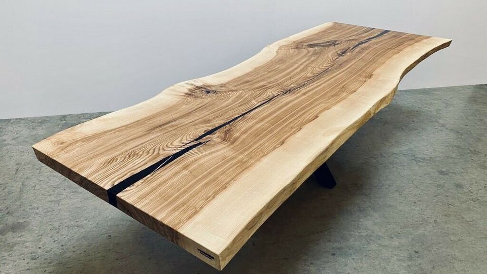 Baumtisch Esstisch Tisch Baumkante Massivholztisch Echtholz Table in Oelde