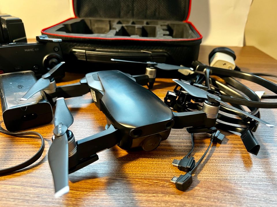 DJI Mavic Air + Mehr Combo (4 Batterien, Tasche) in Frankfurt am Main