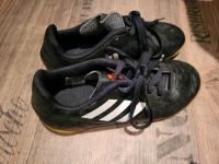 Adidas Fußballschuhe/ Fußballschuhe für die Halle Größe  33 Bremen - Seehausen  Vorschau