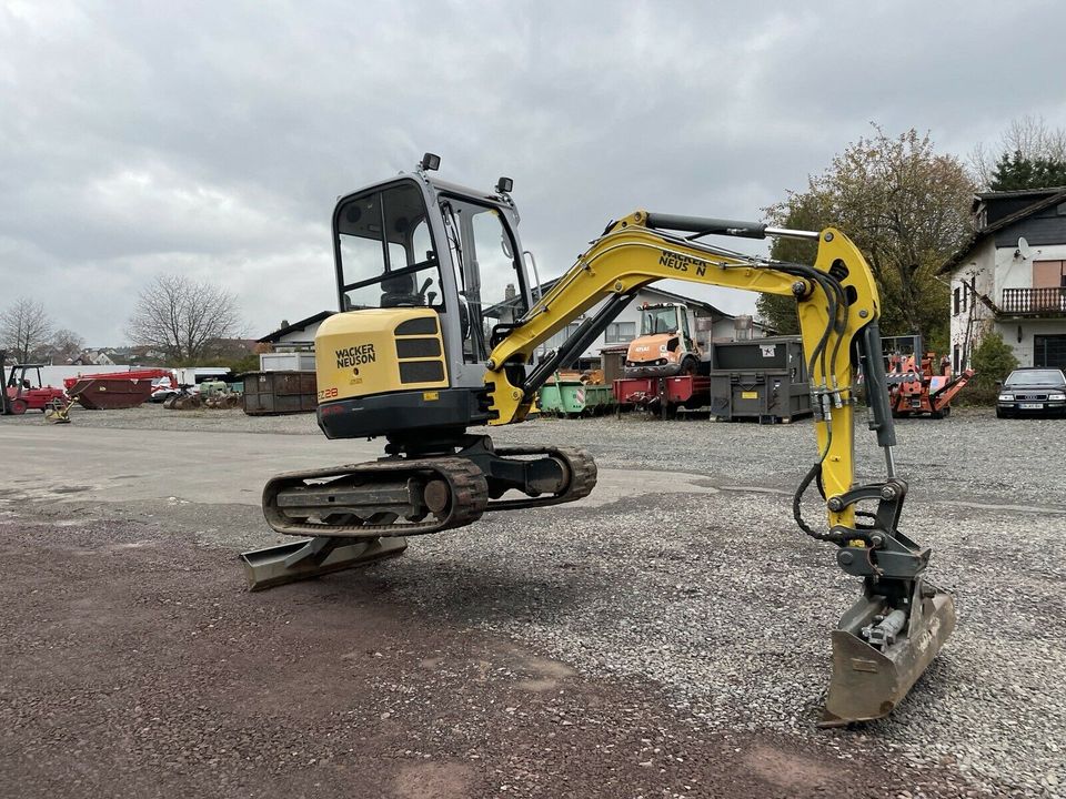 Minibagger Mieten Wacker-Neuson EZ 28 3,3 t Bagger K&K in Mücke