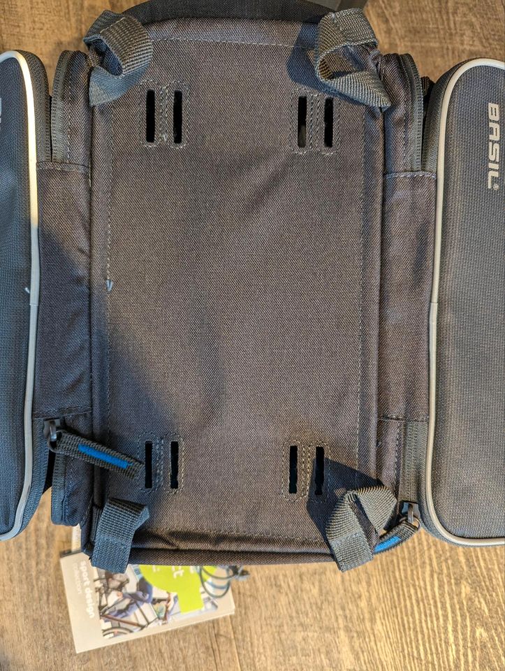 Basil Gepäckträgertasche Fahrradtasche Sport Design Trunkbag Neu in Rhauderfehn