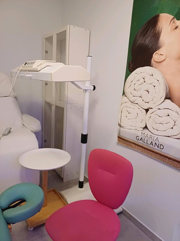 Komplett Einrichtung  für Kosmetik ,Massage und Fußpflege  Kabine in Kerpen