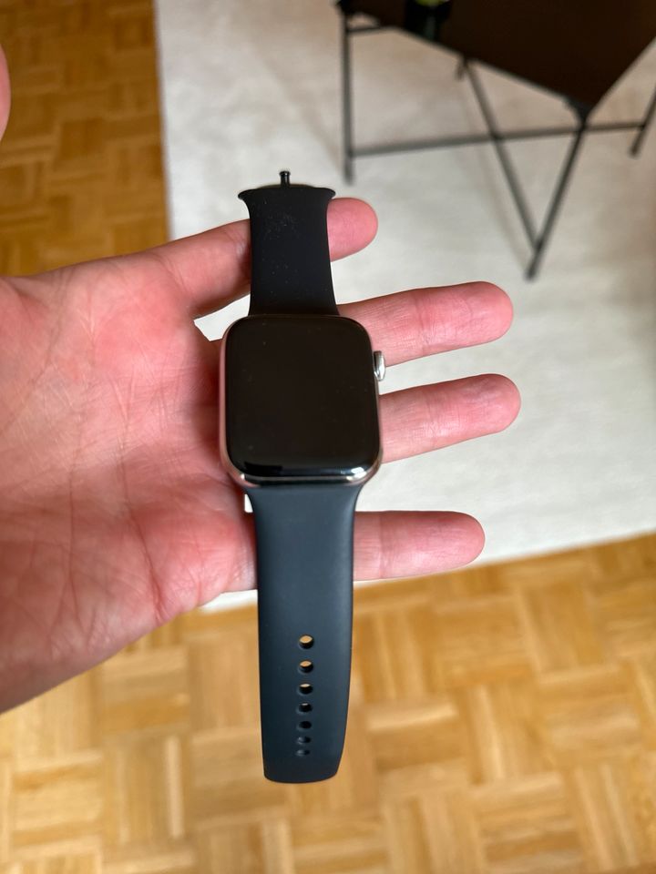 Apple Watch Series 6 stainless steel 44mm in München