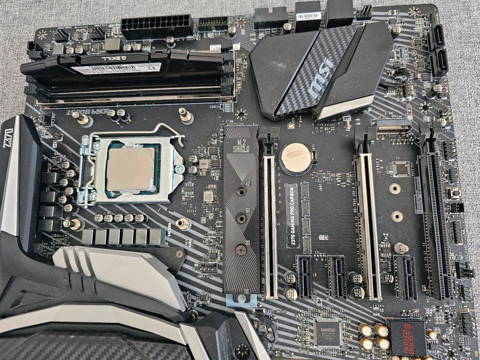 MSI Z370 GAMING PRO CARBON Mainboard LGA 1151 mit i7 8700K CPU in Berlin