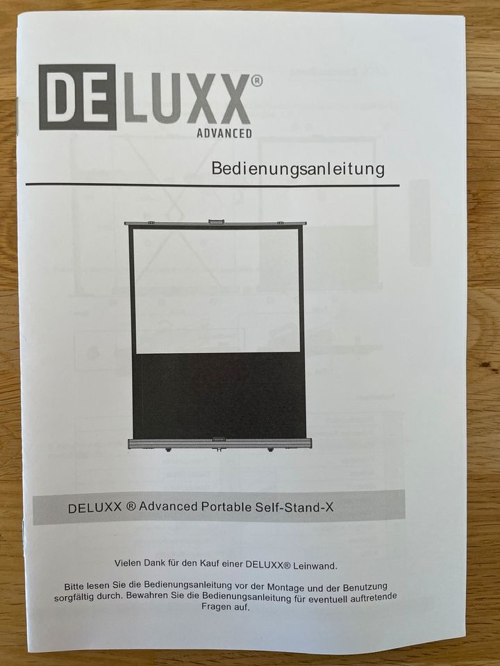 Mobile Beamer Leinwand DELUXX Advanced 142x107cm/70‘‘ in Bad Oldesloe