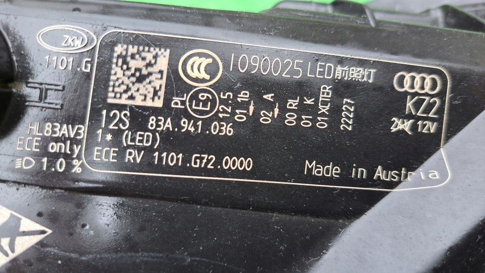 AUDI Q3 83A FULL LED MATRIX 83A941036 SCHEINWERFER RECHTS in Neu-Isenburg