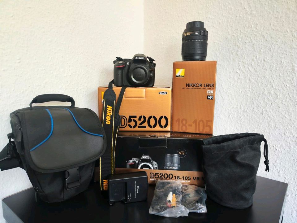NIKON D 5200 Spiegelreflexkamera 18-105 VR Kit in Achern