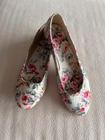Romantische Ballerinas mit Rosenmuster, Gr. 38 - NEU Bayern - Schöllkrippen Vorschau