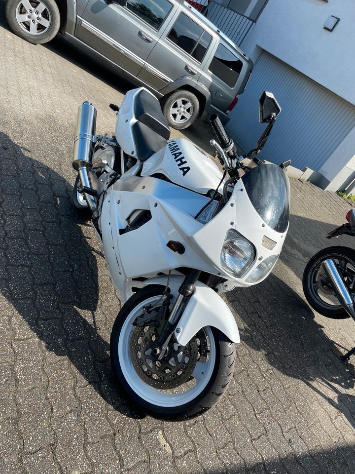 Yamaha yzf750r in Solingen