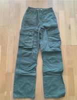 BERSHKA Cargohose Cargo Hose Gr. 34 grün & beige Nordrhein-Westfalen - Würselen Vorschau