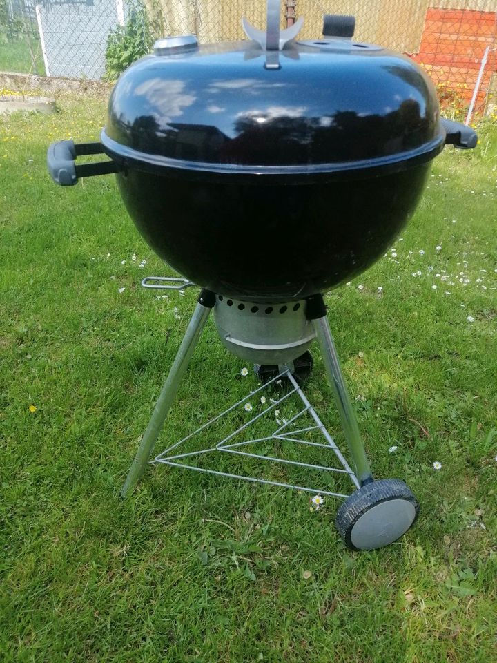 Weber Kohl grill 47cm in Bad Vilbel