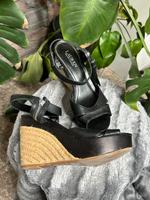 Ralph Lauren Wedges 39 Heels Pumps Schwarz Leder Hessen - Eschborn Vorschau