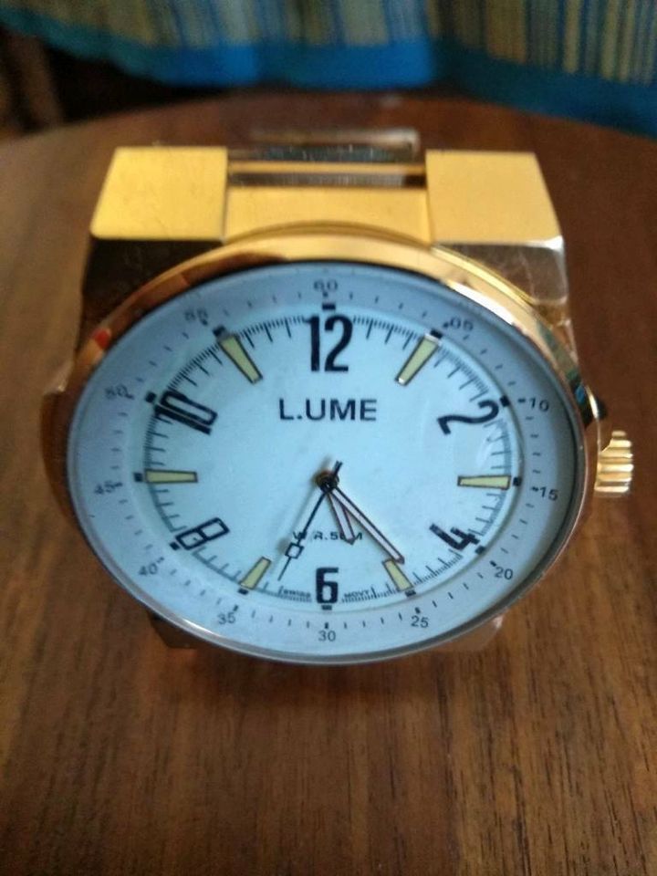 Goldene Uhr Swiss Movt L.Ume Quartz Ungetragen Neuwertig in Schönwalde (Vorpommern)