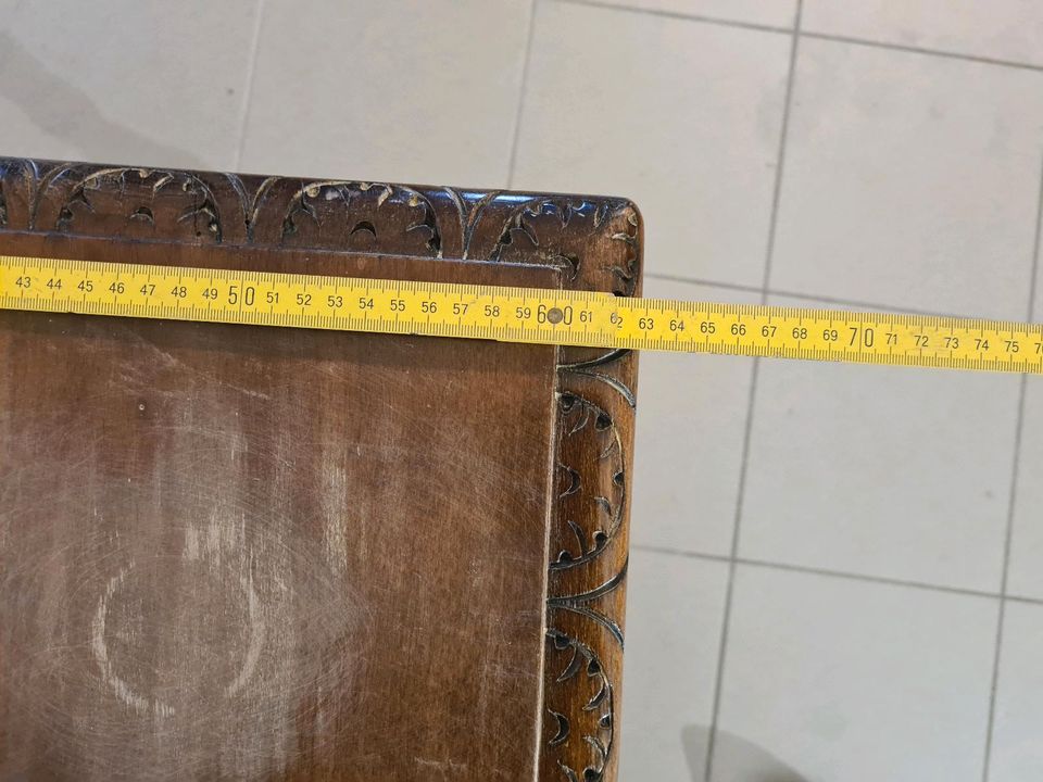 Holztisch massiv antik zum restaurieren in Mintraching
