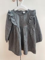 Kleid, Rüschen , Sterne, Gr. 92/98, Mädchen grau Kr. München - Grasbrunn Vorschau