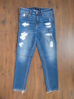 Hollister high-rise cropped Jeans mit Rissen dunkelblau W27 Baden-Württemberg - Murr Württemberg Vorschau