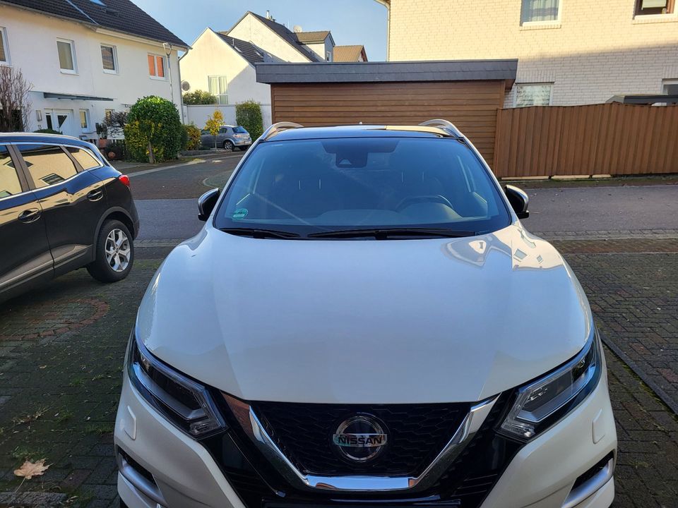 Nissan Qashqai DIG 1.3 Automatik 159 PS TEKNA+Bose in Bergisch Gladbach