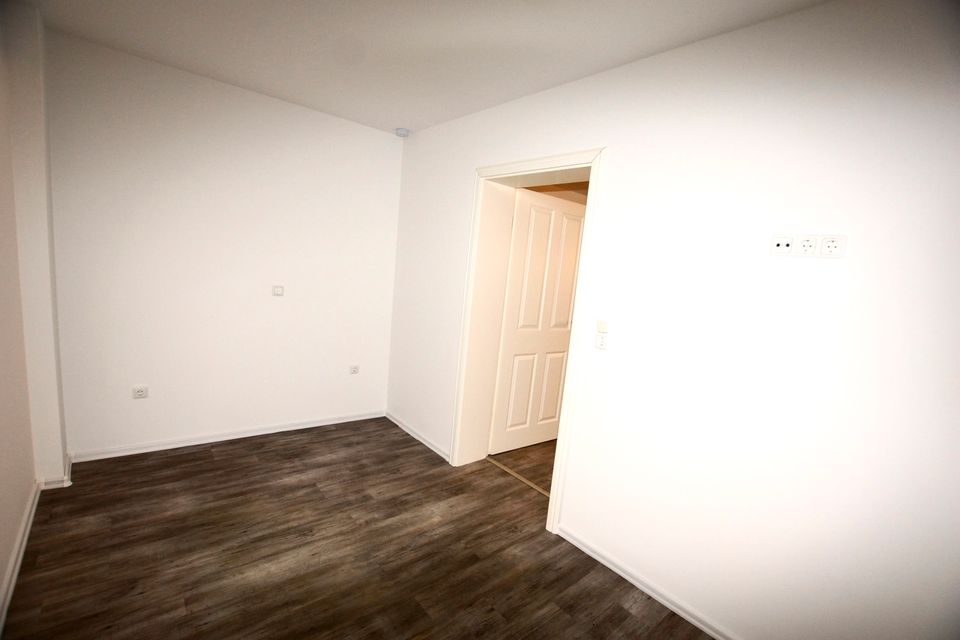 lichtdurchflutete schöne 3 Raum-Wohnung mit eigenen Eingang in Schwerin
