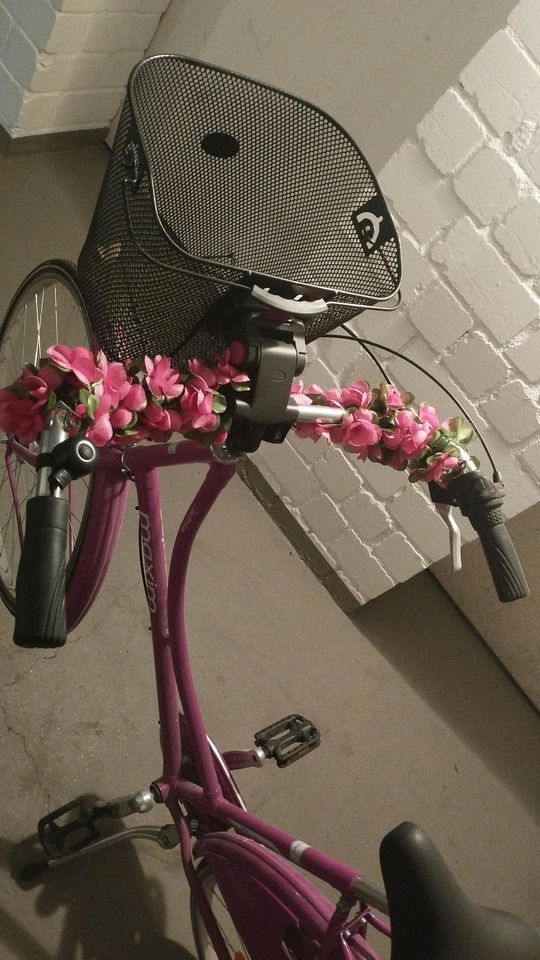 Fahrrad (Pink) in Dinslaken