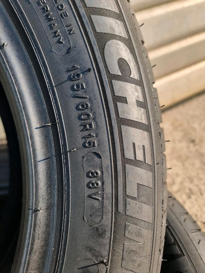 2x Sommerreifen 195/60R15 88V Michelin in Detmold