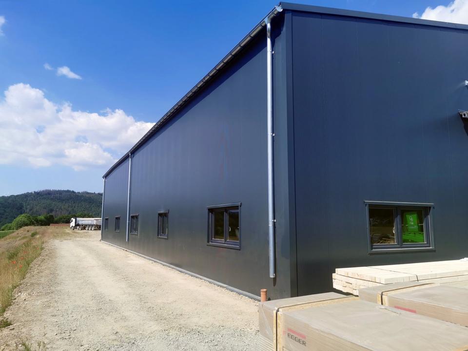 15x30x5,0m Isolierte Stahlhalle Produktionshalle Industriehalle in Duisburg