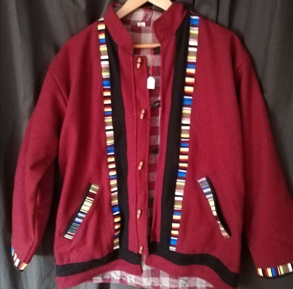 traditionelle Nepal Jacke, weinrot in Engelskirchen