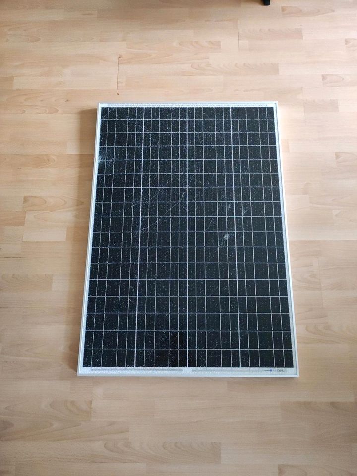 Solarpanel für Balkonkraftwerk (ohne Wechselrichter, Beschädigt) in Wedel