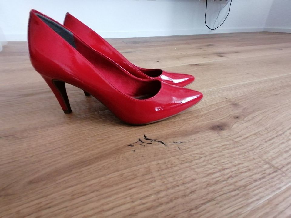 Tamaris Pumps High Heels rot neu 37 in Filderstadt