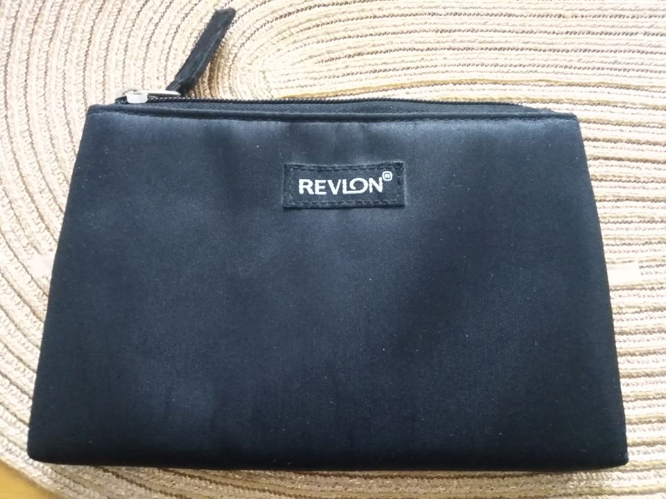 REVLON Kulturbeutel / Kosmetiktasche schwarz in Heilbronn