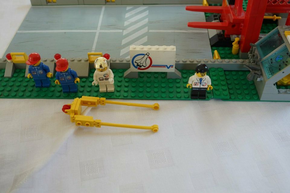 Lego Classic City 6339 Shuttle Launch Pad in Hanau