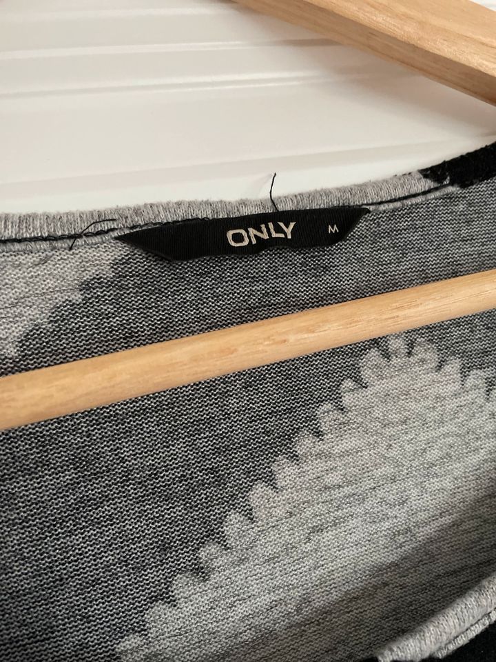 Only pullover, Shirt Größe M, grau schwarz in Übach-Palenberg
