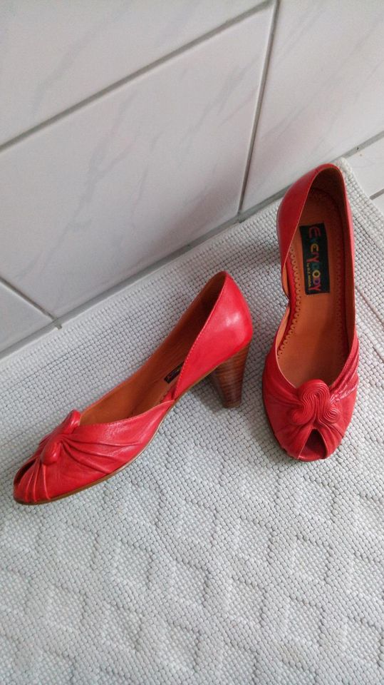 rote Pumps Leder rot Peep Toes in Wurmannsquick