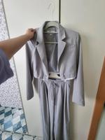 Viraler New Yorker Zweiteiler: Cropped Blazer & Hose in Hellgrau Nordrhein-Westfalen - Oberhausen Vorschau