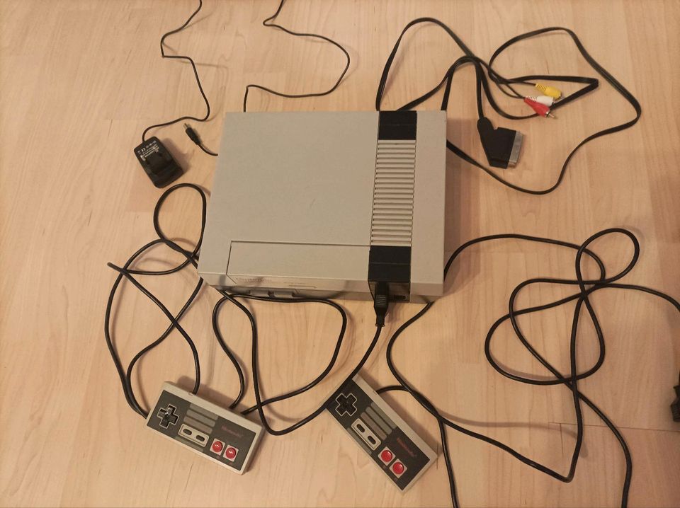 Nintendo NES Klassiker Konsole mit Spiel 3 in 1 in Auenwald
